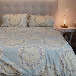 Pottery Barn Queen Duvet and two pillow cases